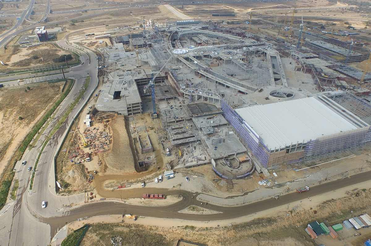 Mall of Africa superstructure and roof construction